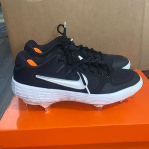 Nike Alpha Huarache Elite 2 low black cleats 7.5 men’s, 9 women’s